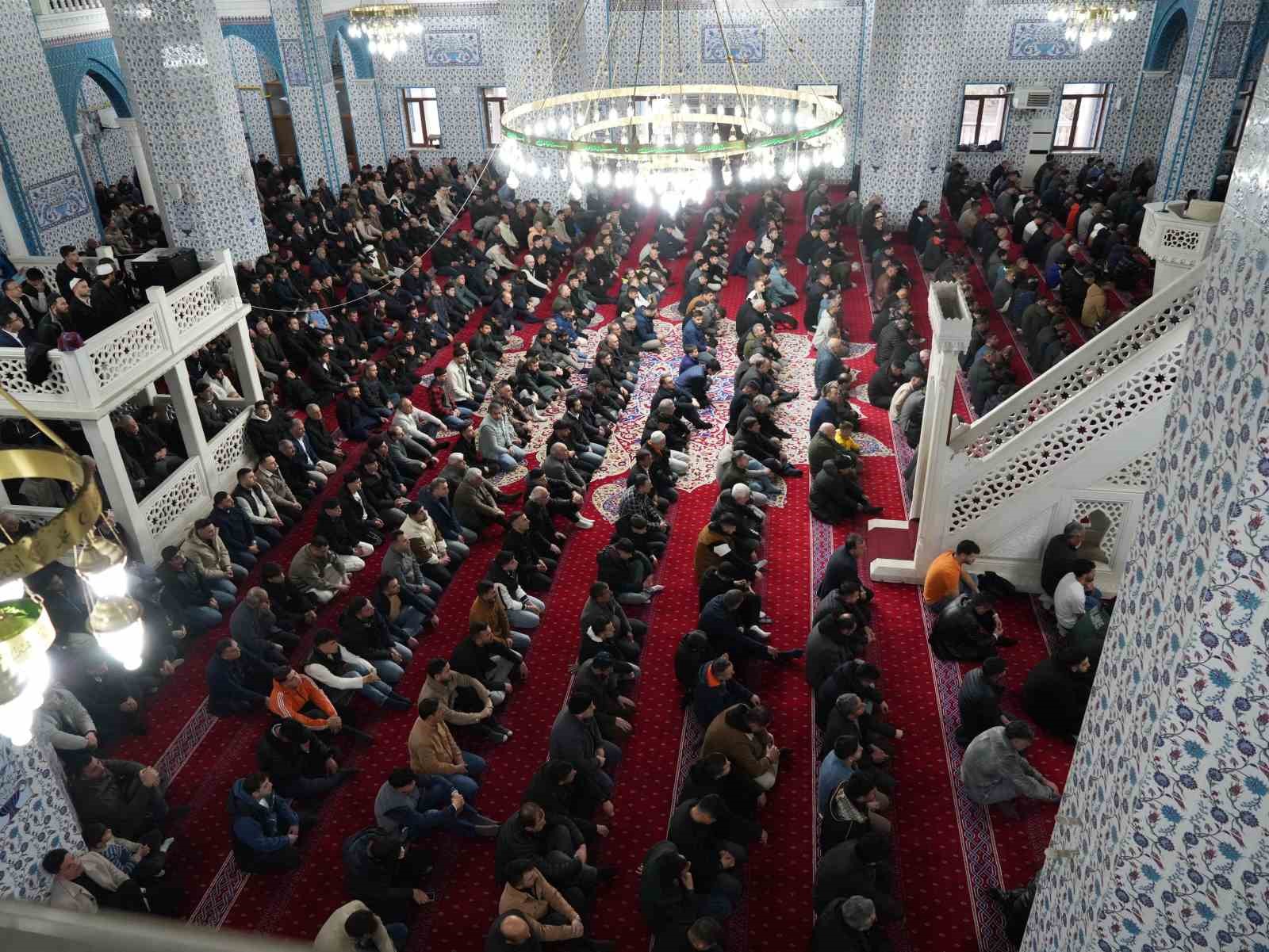 igdirda bayram namazi kilindi 1