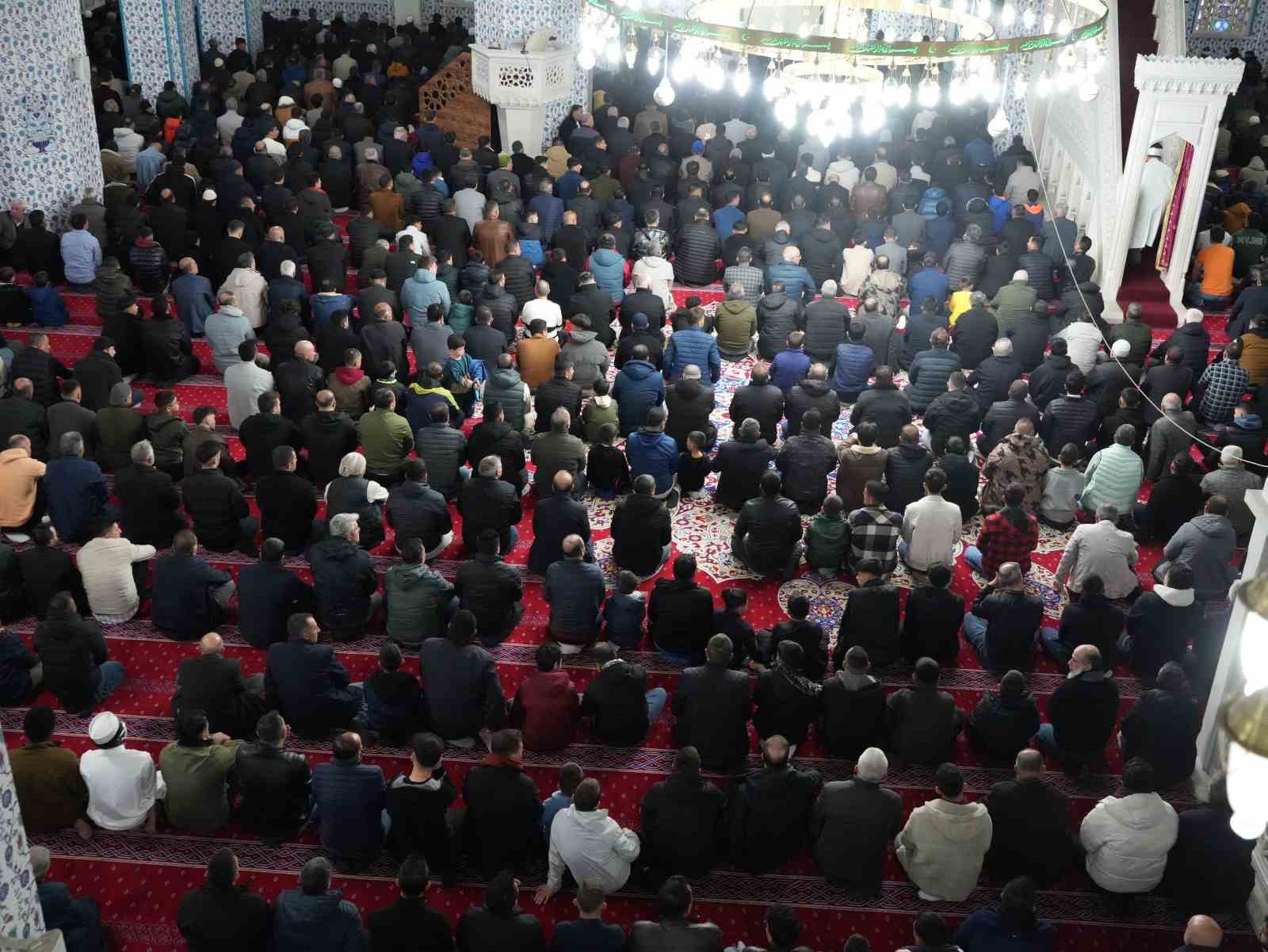 igdirda bayram namazi kilindi 3 JTCvyMG1