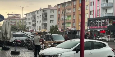 igdirda-firtina-catilari-ucurdu-8Ip7vjGB.jpg