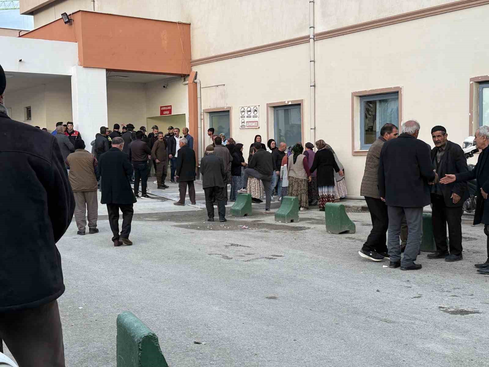 igdirda iki aile arasinda silahli kavga 2 olu 6yarali 0 Jg87gzH7