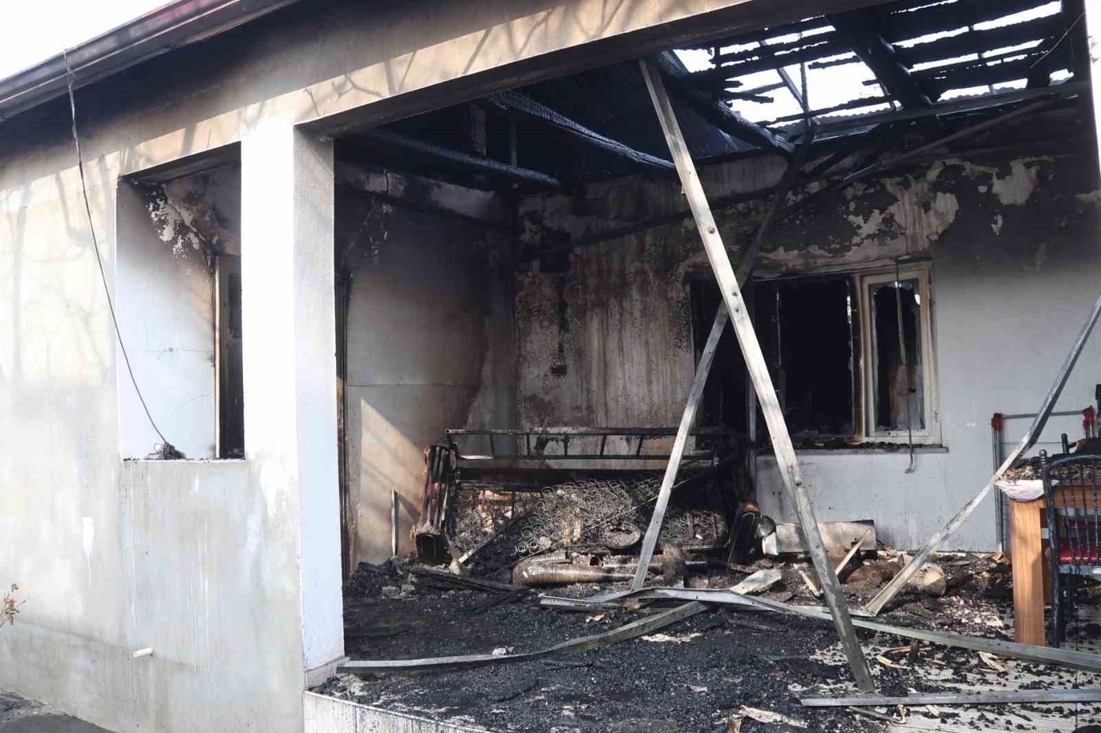 igdirda iki ayri yangin korkuttu 0 2X6ukgav