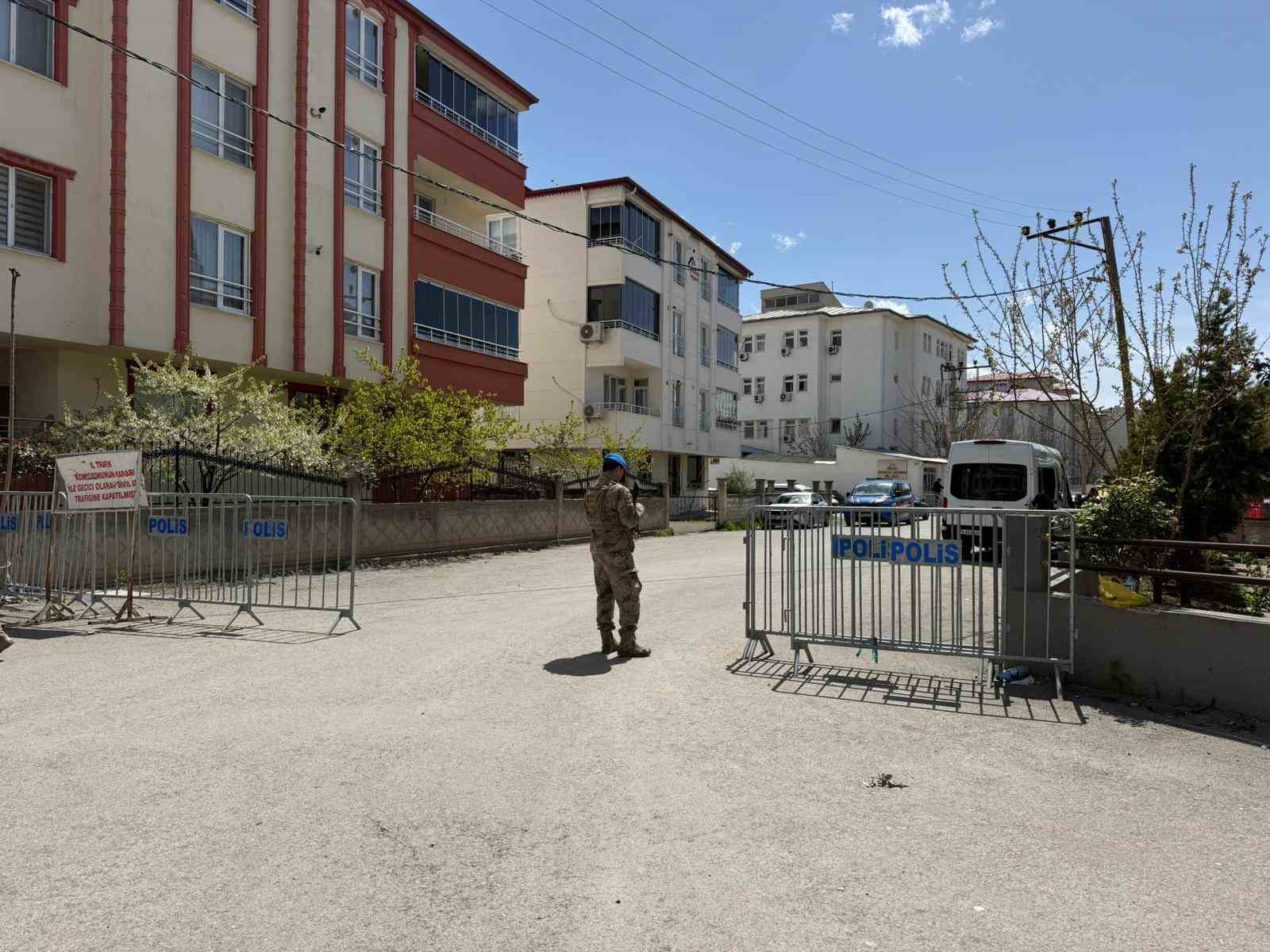Iğdır’da kavgada gözaltına alınan 21 şüpheli adliyeye sevk edildi 4 igdirda kavgada gozaltina alinan 21 supheli adliyeye sevk edildi 0 TCXDEYwr