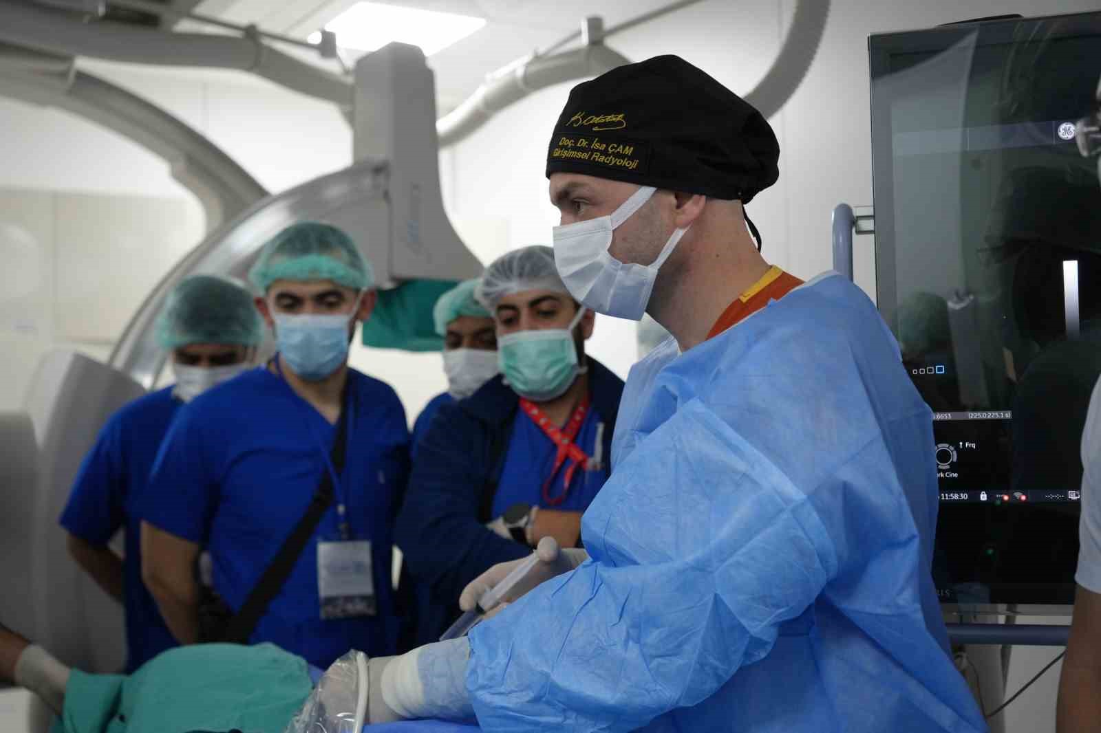 igneyle tumor tedavisine uluslararasi ilgi canli canli izlediler 2 R1zScSkw