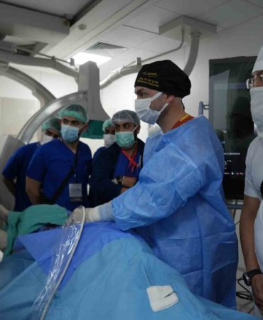 igneyle-tumor-tedavisine-uluslararasi-ilgi-canli-canli-izlediler-KzIxJNRd.jpg