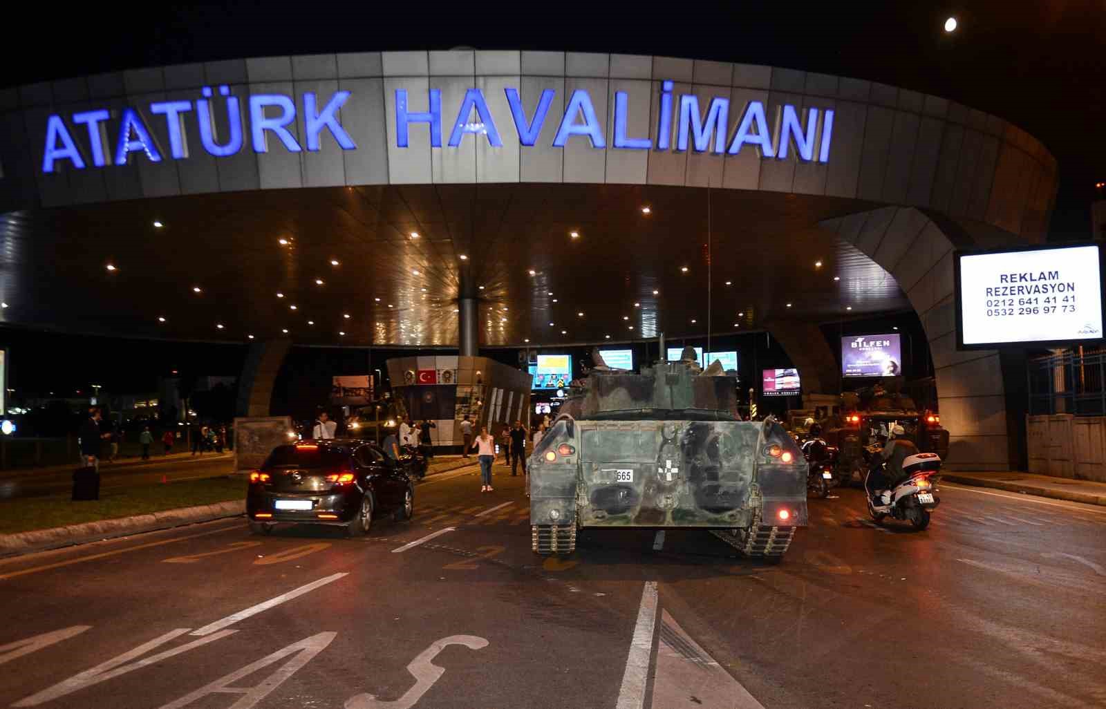 ihanin 15 temmuz gecesinden hafizalara kazinan fotograflari sergileniyor 7 DAtY7ibV