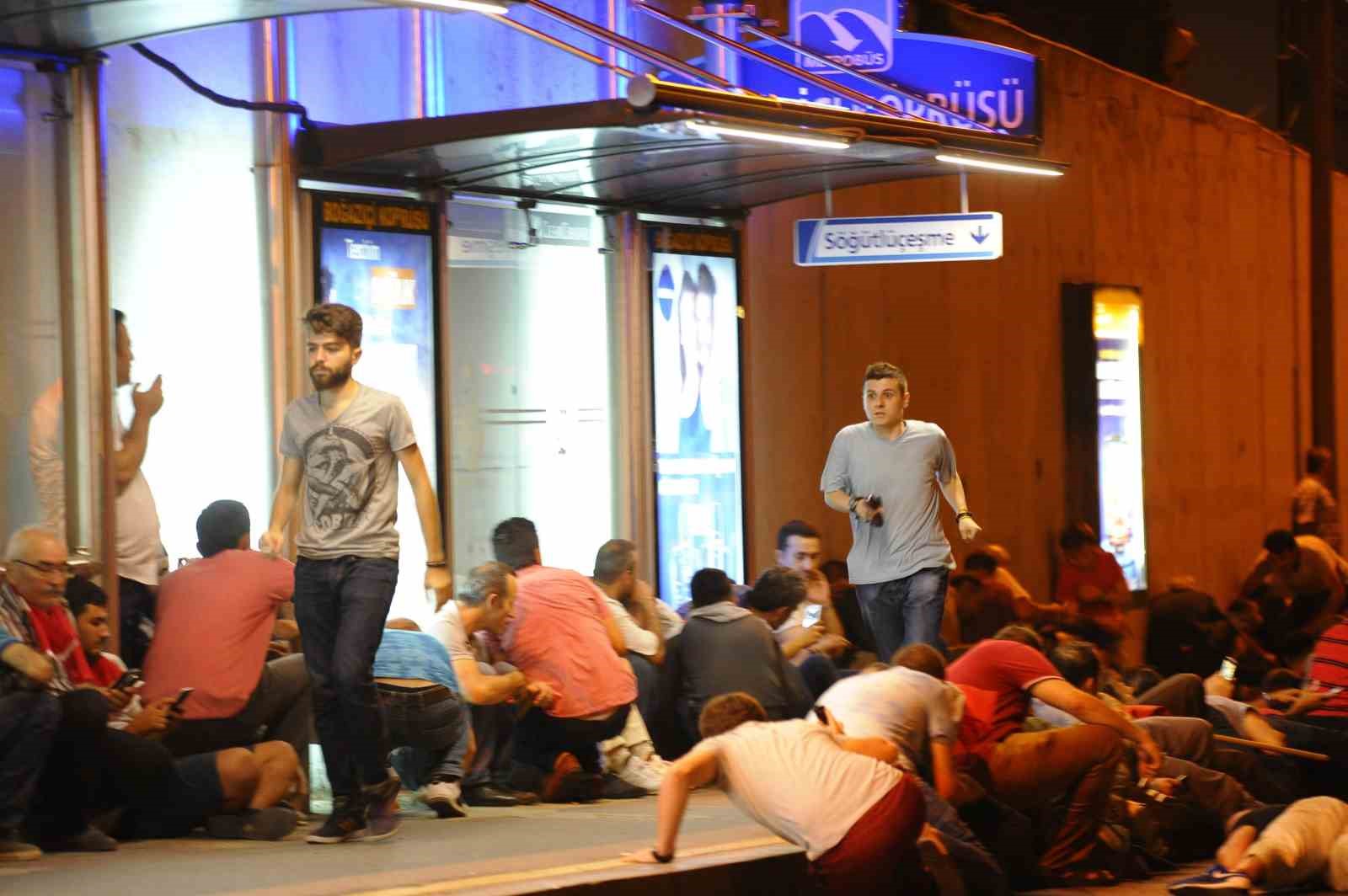 ihanin 15 temmuz gecesinden hafizalara kazinan fotograflari sergileniyor 9 vA93wGwX