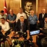 ihanin-15-temmuz-gecesinden-hafizalara-kazinan-fotograflari-sergileniyor-pvGkOKGZ.jpg