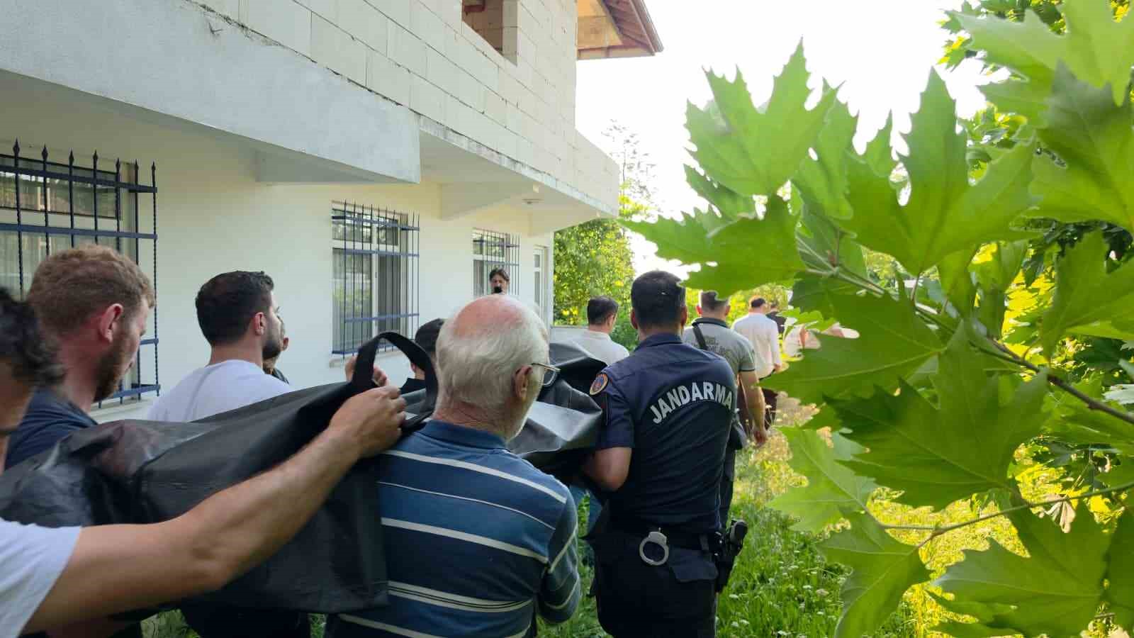 ihlamur toplamak icin ciktigi agactan duserek hayatini kaybetti 2