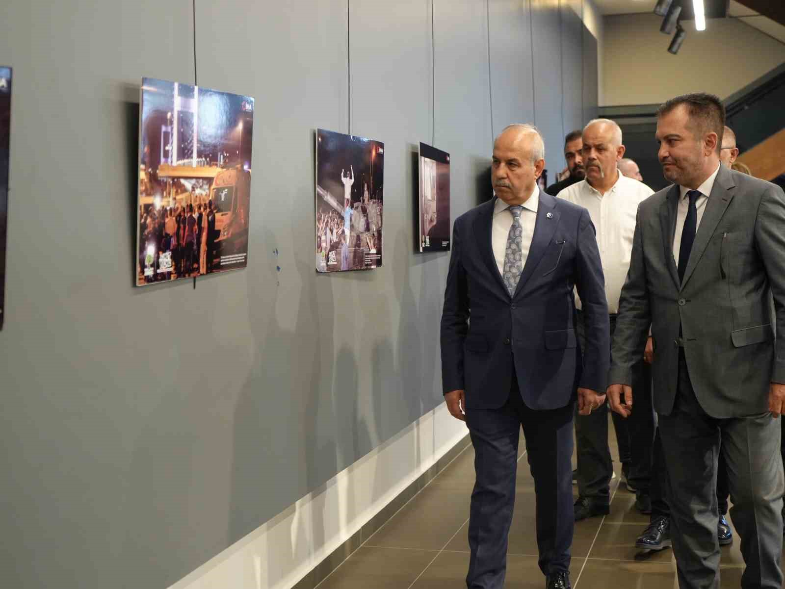 İhlas Haber Ajansı Gaziantep’te 15 Temmuz sergisi açtı 6 ihlas haber ajansi gaziantepte 15 temmuz sergisi acti 2 lCHp3wNg