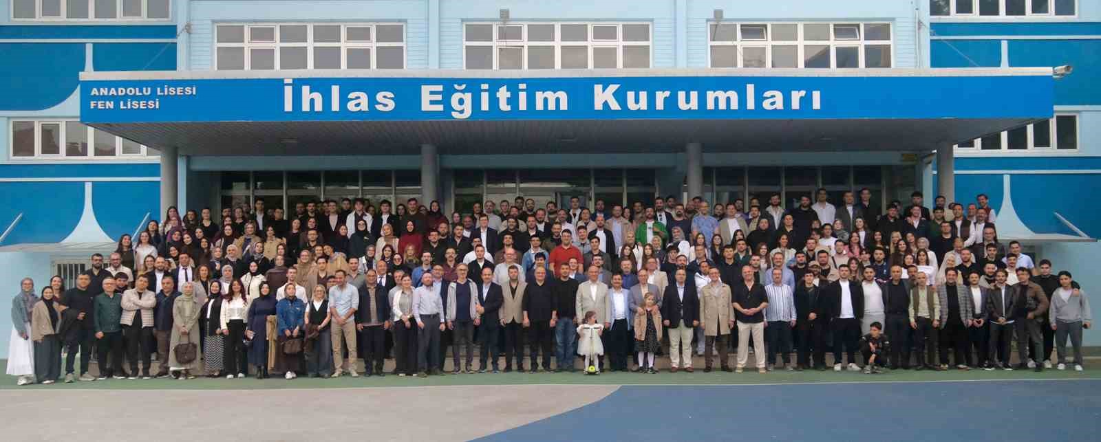 ihlas koleji 30 yil mezunlar bulusmasinda buyuk aile ve guclu ekosistem vurgusu 0 HJQakyTc