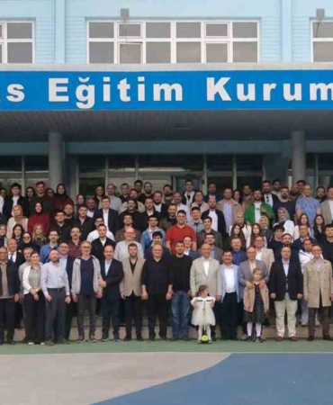 ihlas-koleji-30-yil-mezunlar-bulusmasinda-buyuk-aile-ve-guclu-ekosistem-vurgusu-lLckDSet.jpg