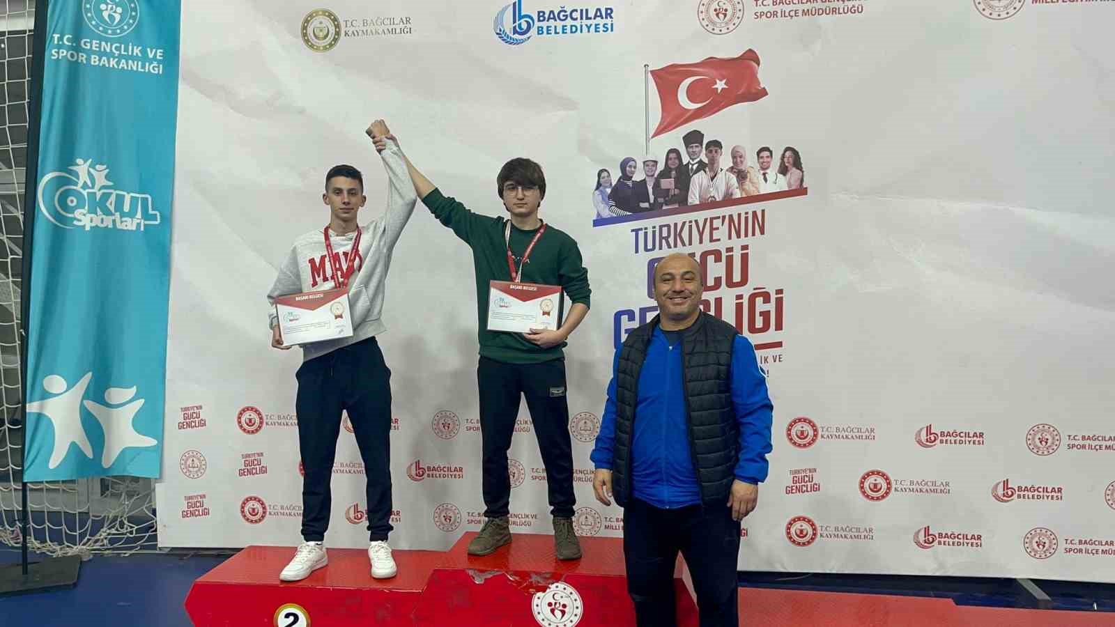 ihlas koleji gures takimi istanbul sampiyonasinda cifte basariya imza atti 0 czpS72vE