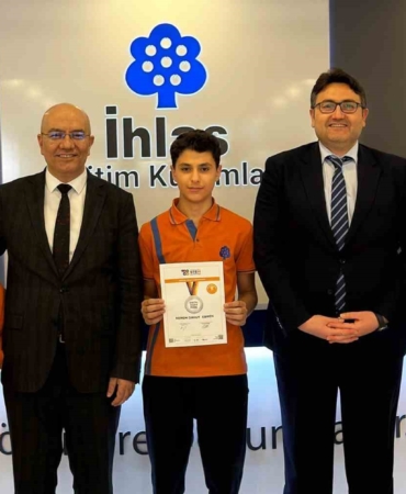ihlas-koleji-ogrencilerinden-uluslararasi-stem-olimpiyatlarinda-buyuk-basari-6hvUKESQ.jpg