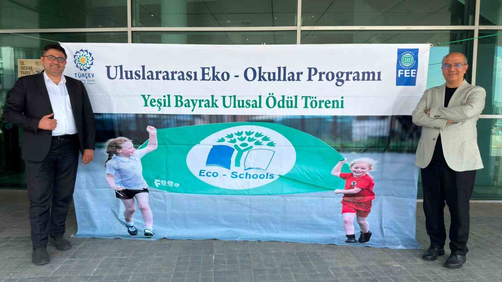 İhlas Kolejinde uluslararası çevre başarısı: Eco-Schools yeşil bayrak ödülü 6 ihlas kolejinde uluslararasi cevre basarisi eco schools yesil bayrak odulu 2 k6EbslYu