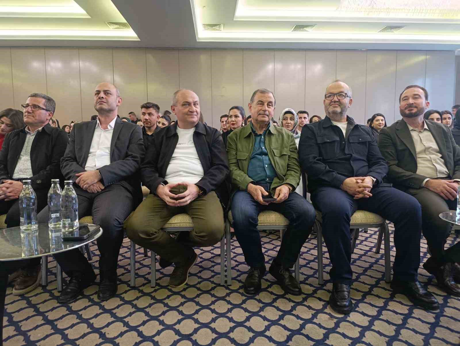 İhlas Pazarlama Kahramanmaraş’ta yeni hizmet binasını açtı, başarılı çalışanlara plaket verildi 7 ihlas pazarlama kahramanmarasta yeni hizmet binasini acti basarili calisanlara plaket verildi 3 wwEaQ3Sz