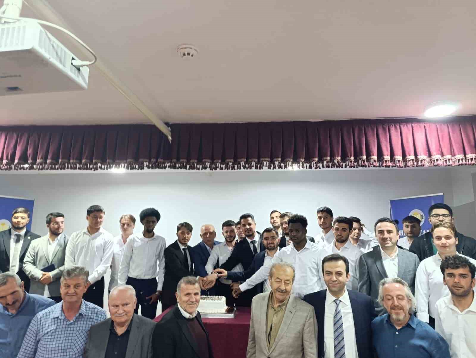 İhlas Vakfı Sıla Öğrenci Yurdu’nda öğrencilerin mezuniyet heyecanı 5 ihlas vakfi sila ogrenci yurdunda ogrencilerin mezuniyet heyecani 1 5egR6pdk