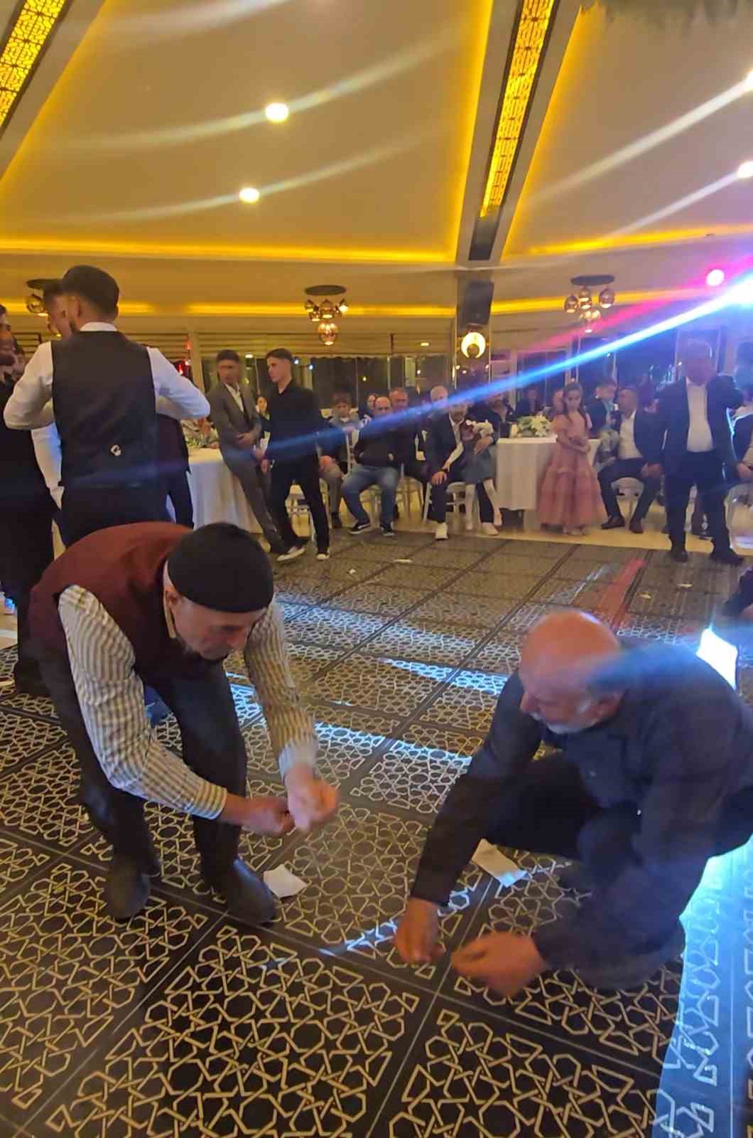 ihtiyar delikanlilar pistte genclere tas cikardi 3 cA9g8haf