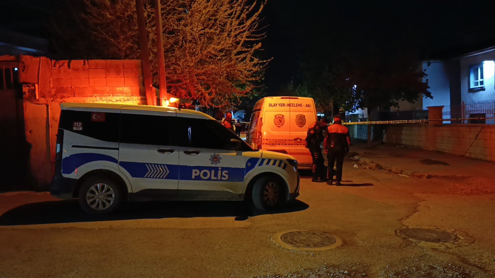 İki aile arasında silahlı kavga: 6 yaralı 9 iki aile arasinda silahli kavga 6 yarali 5