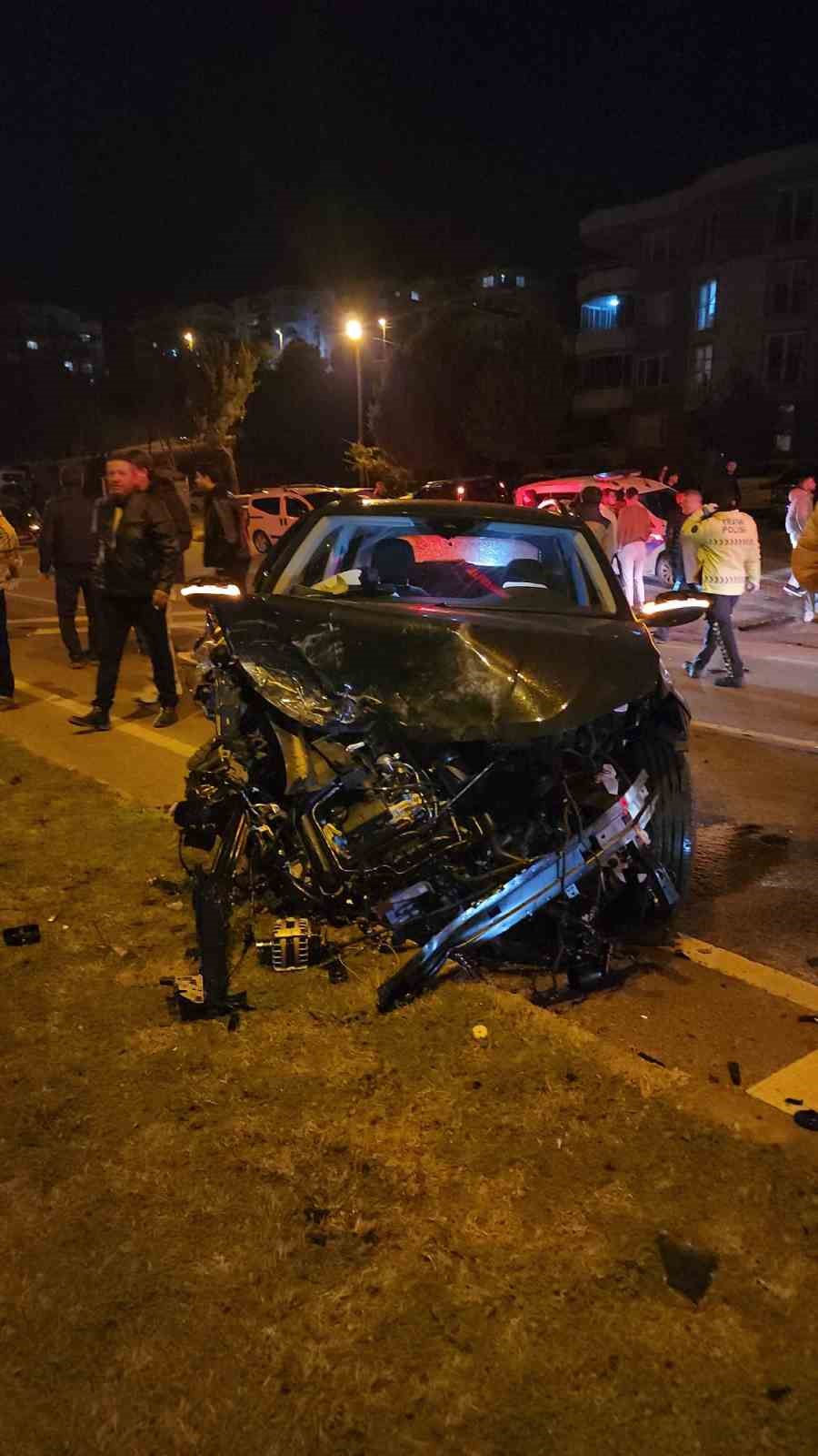 iki aracin kafa kafaya carpistigi feci kazada can pazari 3 agir yarali 2 zwgLzjie