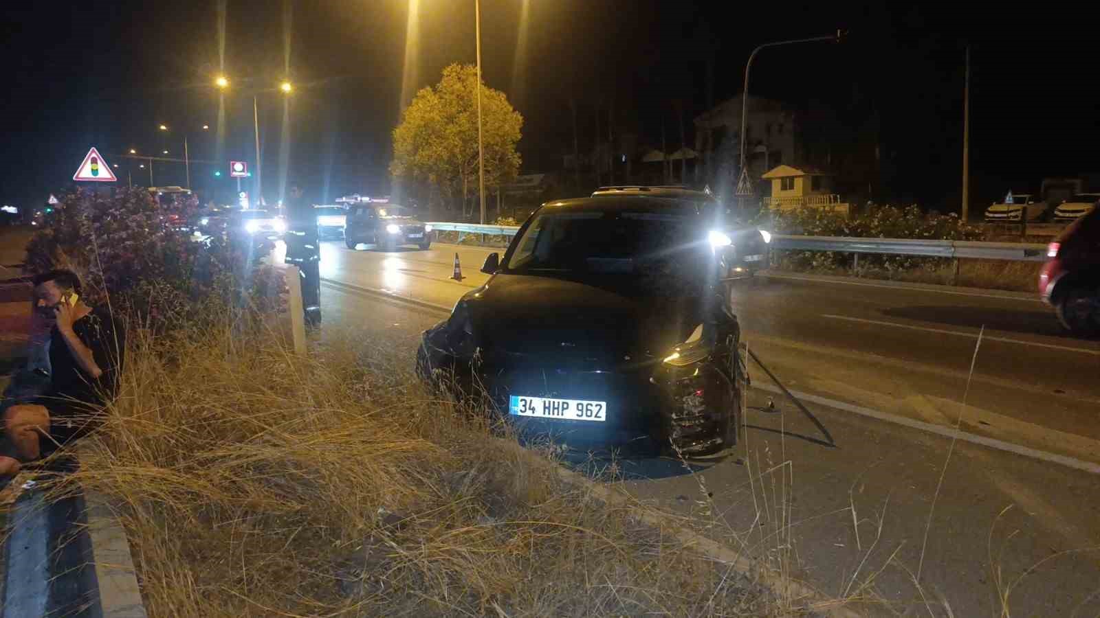 İki araçla çarpışan otomobilden burnu kanamadan çıktı 6 iki aracla carpisan otomobilden burnu kanamadan cikti 2 igKtZANa