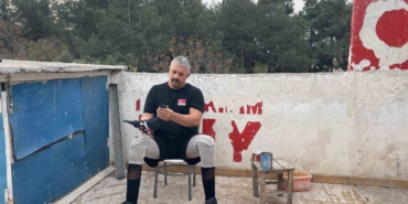 iki-ayagini-kaybetti-guvercinlerle-hayata-baglandi-S6uhXdGE.jpg
