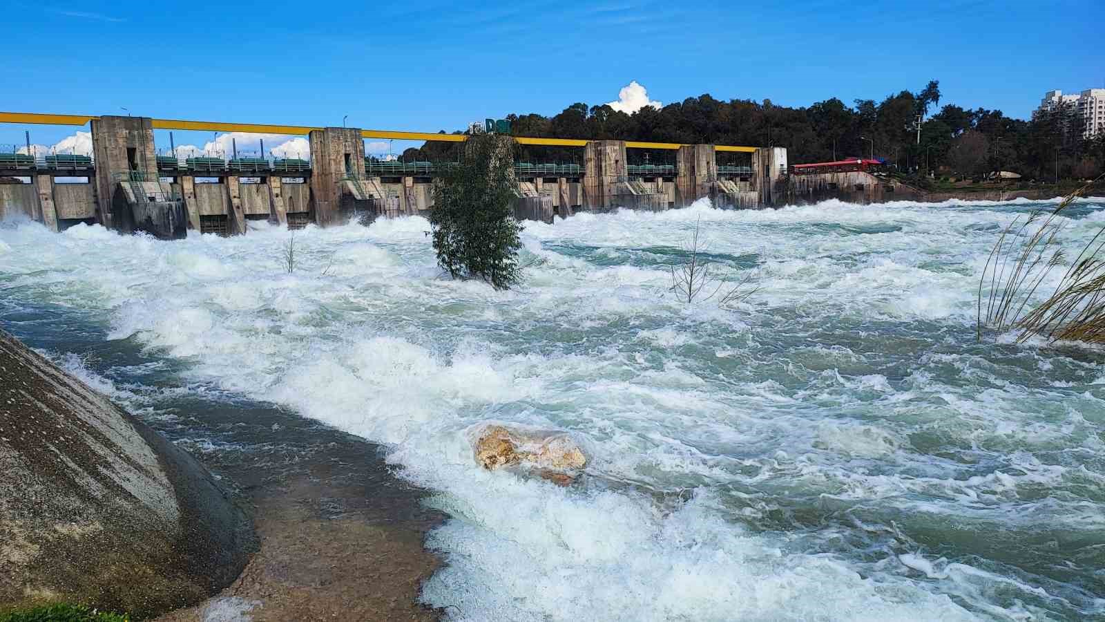 iki ayda gelen yagis baraji doldurdu seyhan nehri costu 8 VSGn1OZL