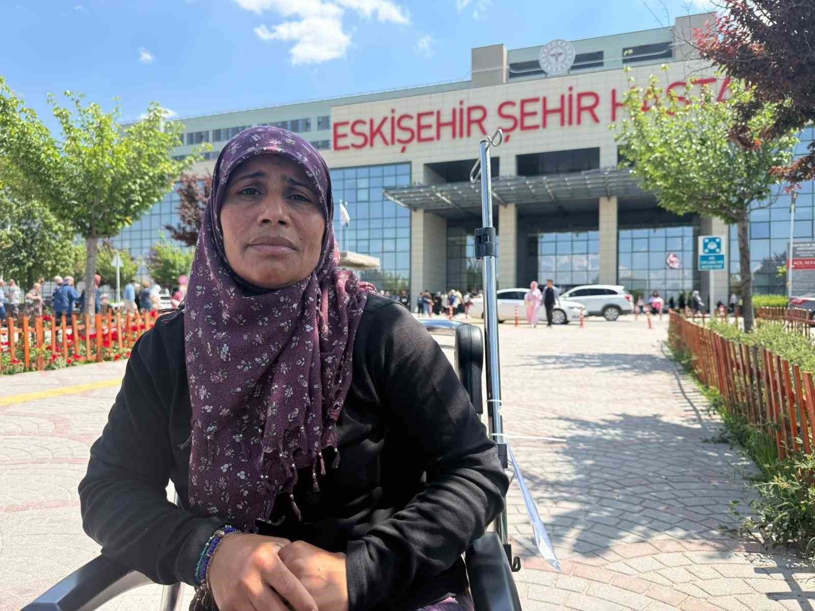 iki cocuk annesi 2 erkek tarafindan sopayla darbedildigini iddia etti 0
