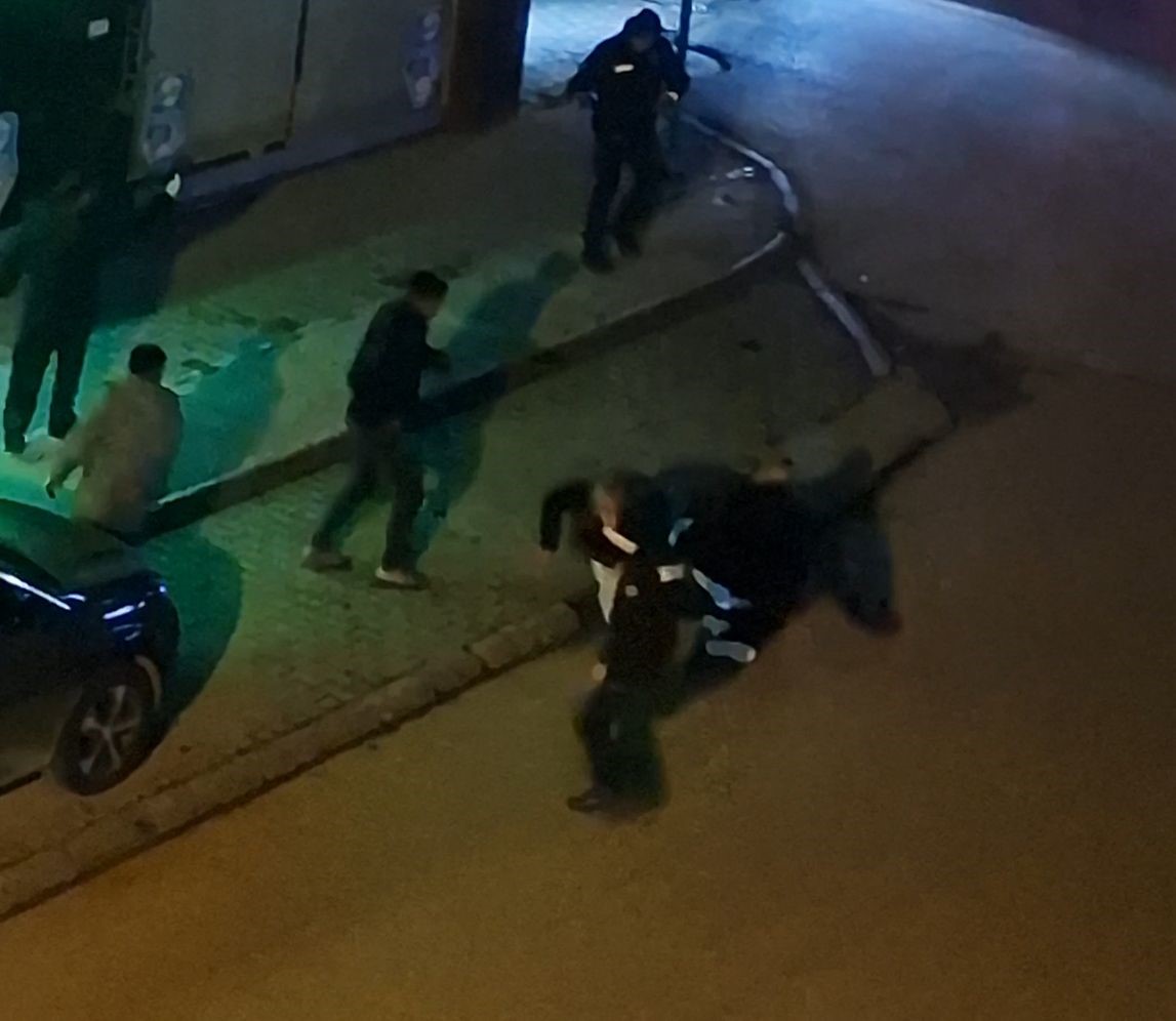 iki grubun kavgasini bekciler biber gaziyla ayirdi 1 iD5QcmuY