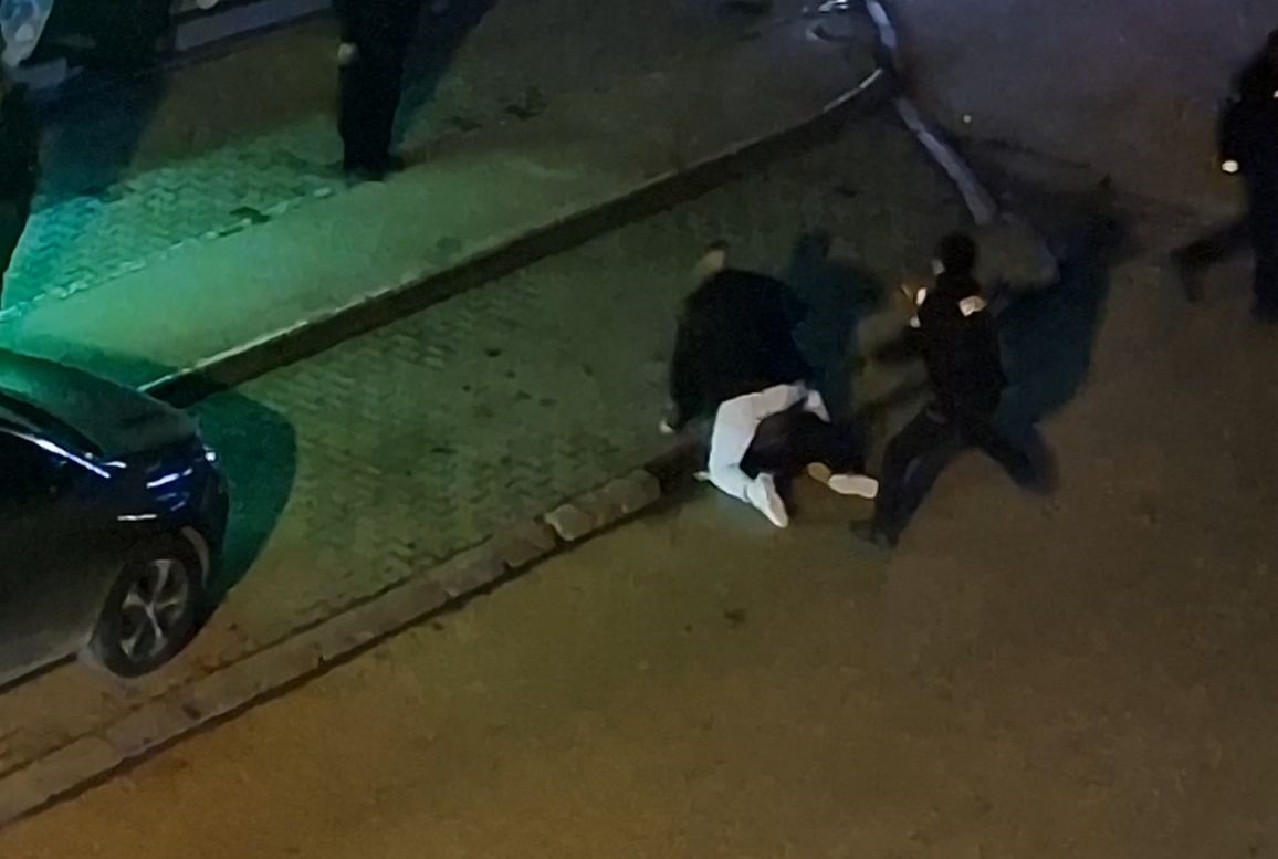 iki grubun kavgasini bekciler biber gaziyla ayirdi 2 QD36Q3VL