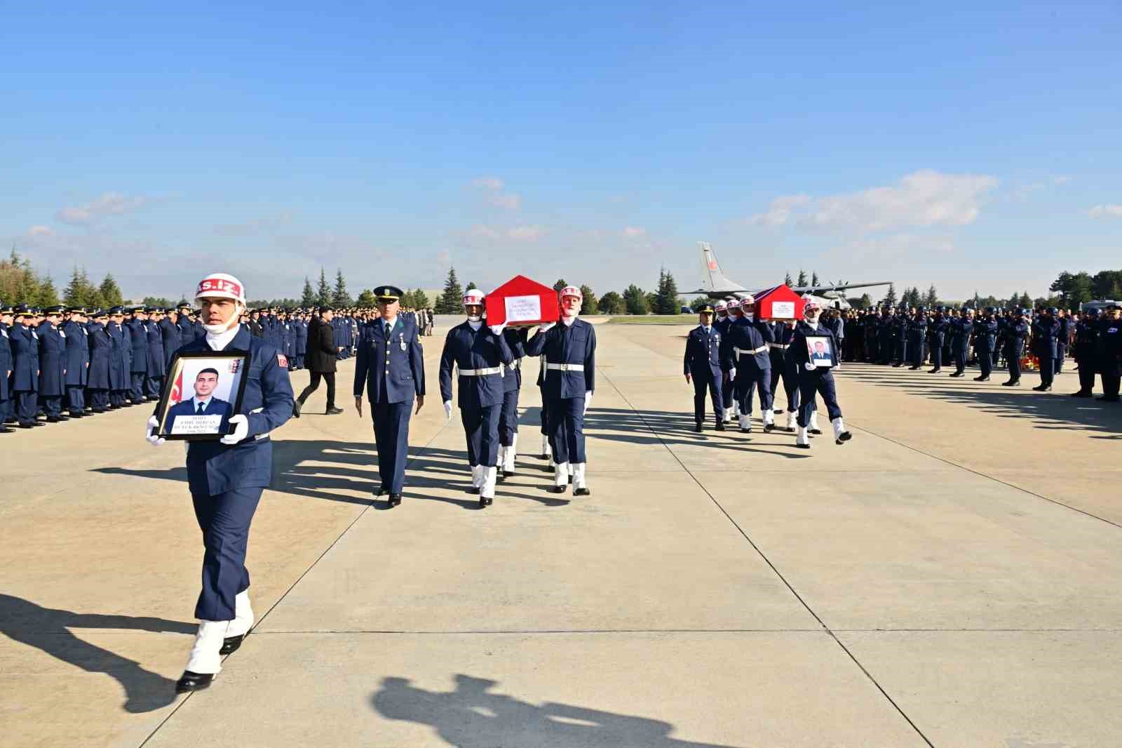 iki hava sehidi ucakla eskisehire getirildi 0 1ja62pWk
