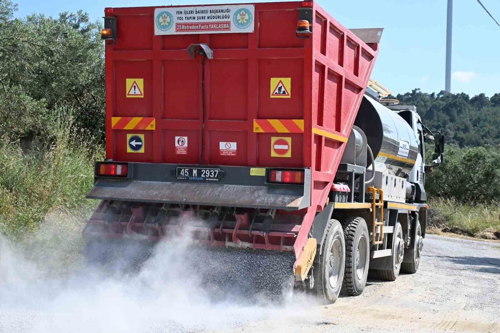 İki köy birbirine asfalt yolla bağlanıyor 5 iki koy birbirine asfalt yolla baglaniyor 1 EAMvASta