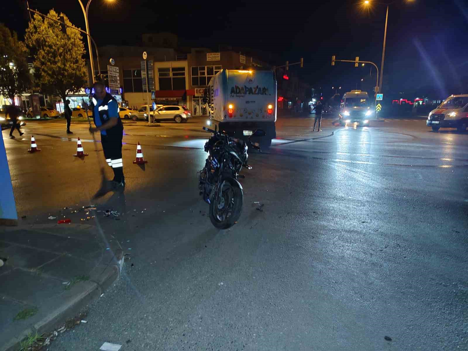 İki motosiklete çarpan sürücü ortalığı savaş alanına çevirdi: 1 ölü, 3 yaralı 4 iki motosiklete carpan surucu ortaligi savas alanina cevirdi 1 olu 3 yarali 0 G1OMVU6R