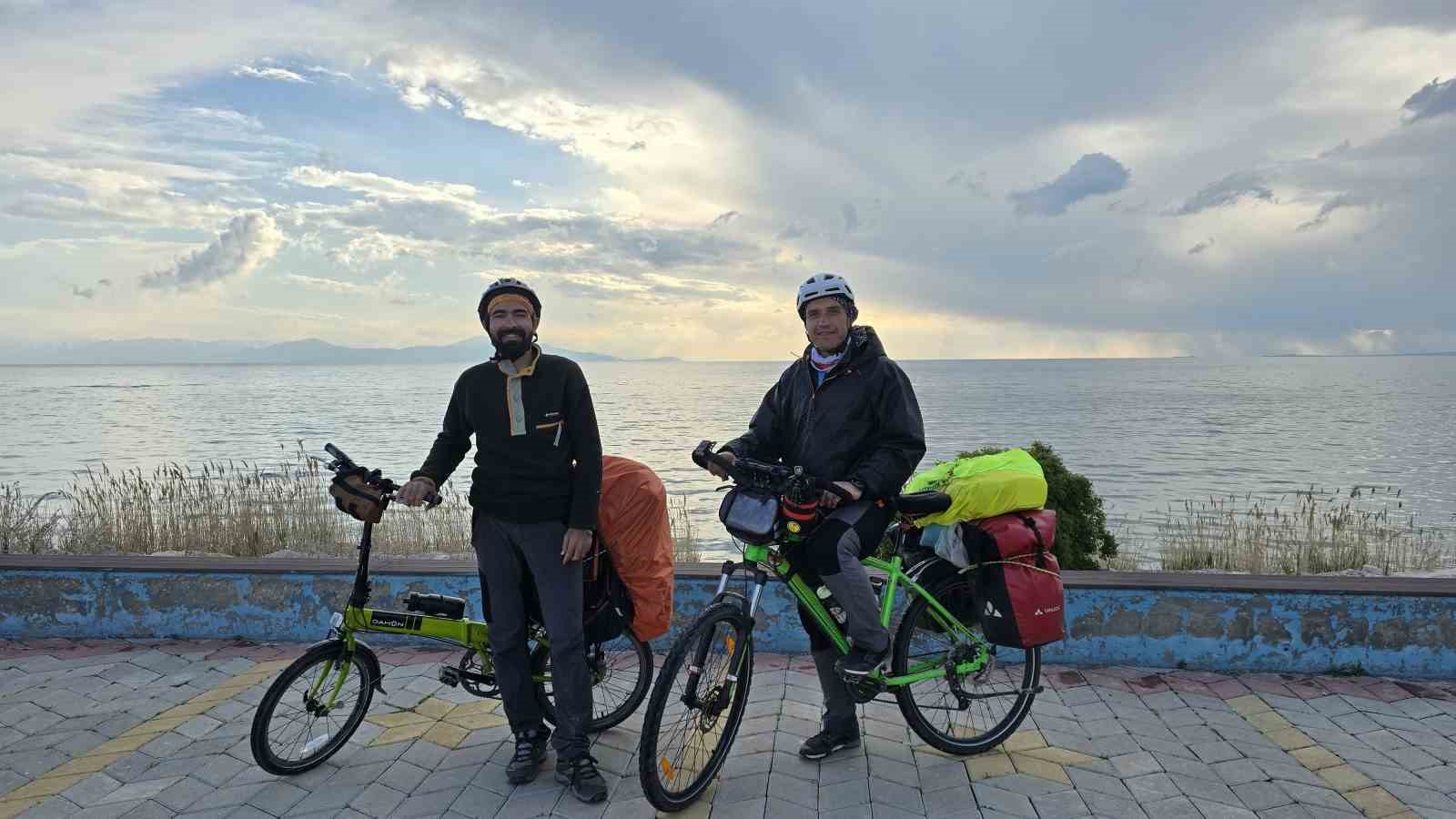 iki ogretmenden van golu cevresinde 423 kilometrelik bisiklet turu 1 6wnsb2TK