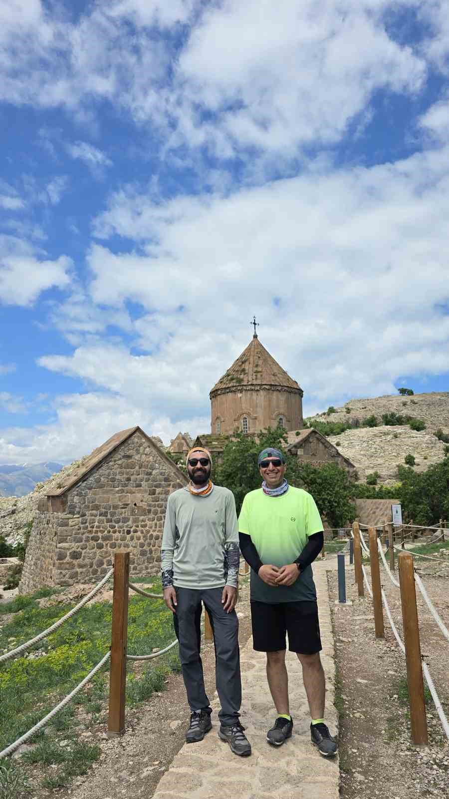 iki ogretmenden van golu cevresinde 423 kilometrelik bisiklet turu 10 Mu5zvRJK