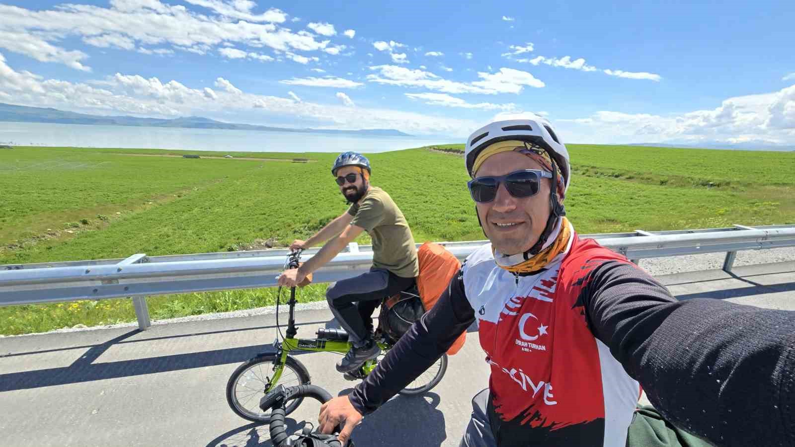 iki ogretmenden van golu cevresinde 423 kilometrelik bisiklet turu 9 HMpR9IvD