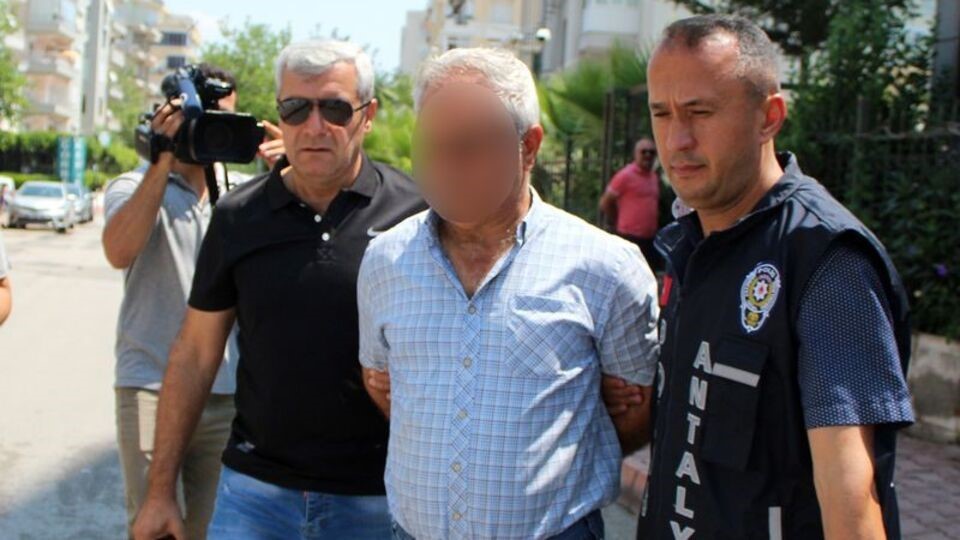 İki olaydaki benzerlik Cinayet Büro ekiplerinin dikkatinden kaçmadı, alınan kan örneği ile cinayet 10 yıl sonra çözüldü 5 iki olaydaki benzerlik cinayet buro ekiplerinin dikkatinden kacmadi alinan kan ornegi ile cinayet 10 dGkOGMcA