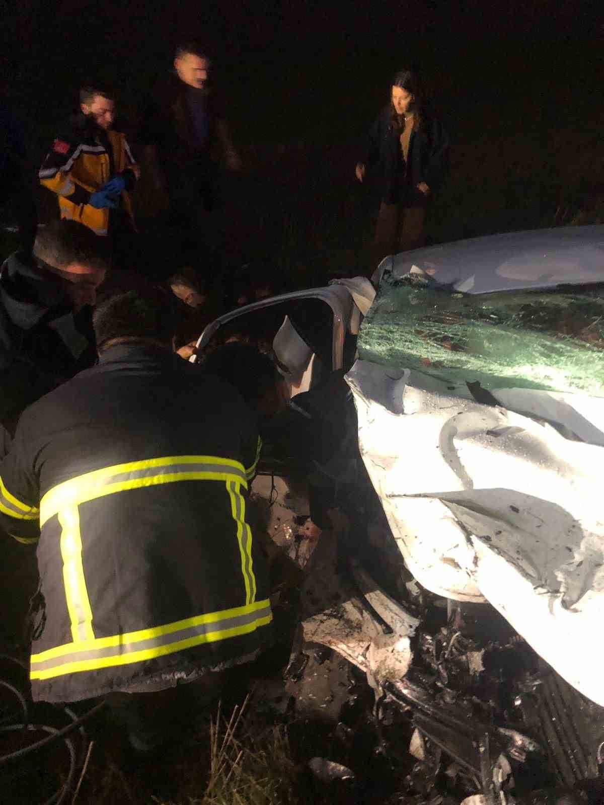 iki otomobil kafa kafaya carpisti 7 yarali 0 j3s5rqVS