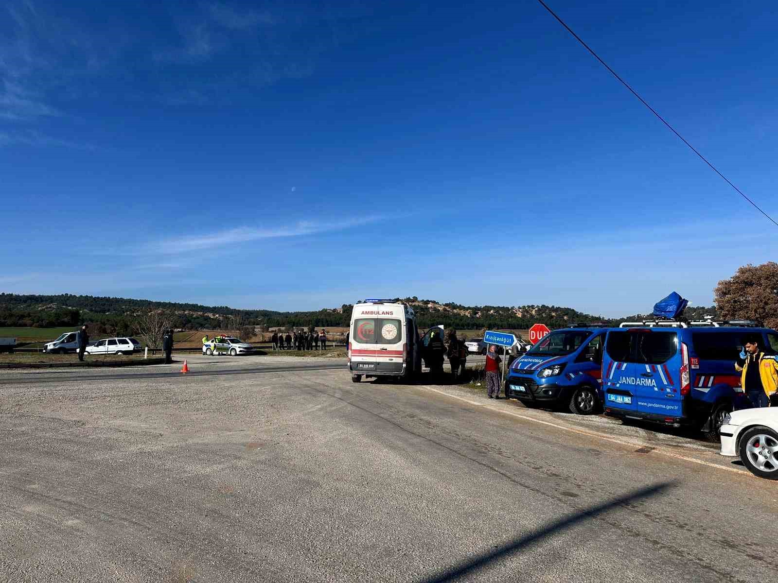 iki otomobilin carpistigi kazada yasli cift hayatini kaybetti 2 24aDMWRh