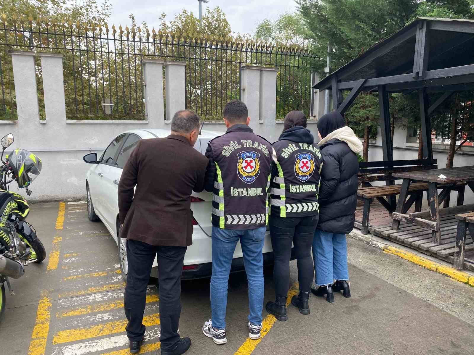 iki surucunun yol verme kavgasi karakolda bitti 0