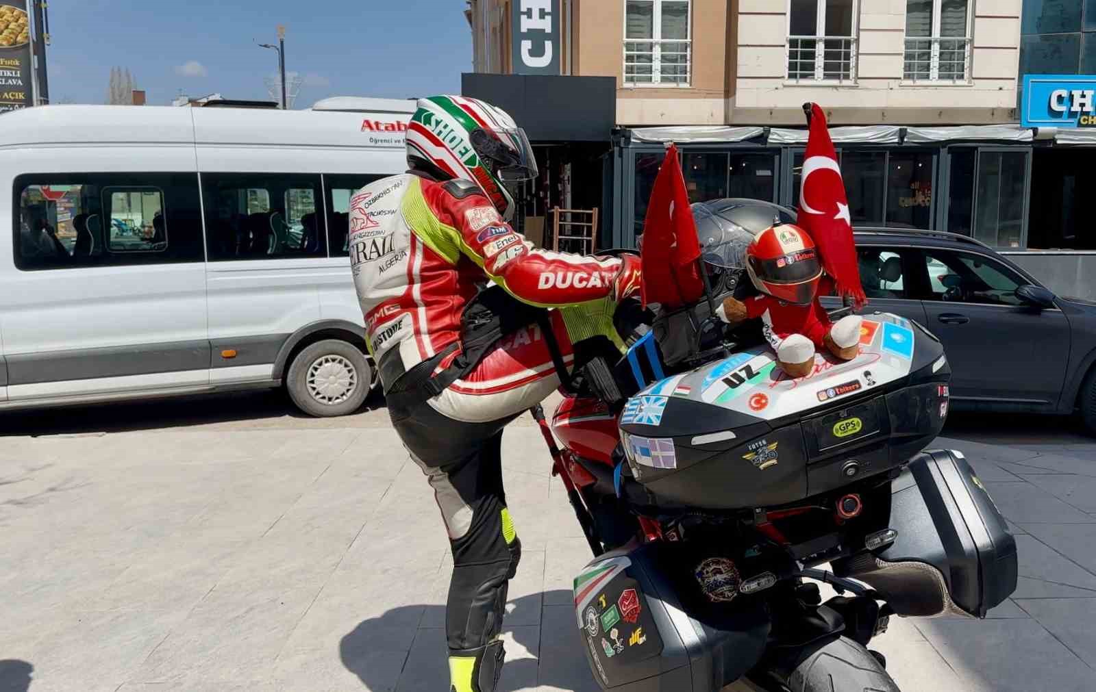 iki teker uzerinde binlerce kilometre katettiler mubarek topraklarda umre yaptilar 1 Yhjvap6i