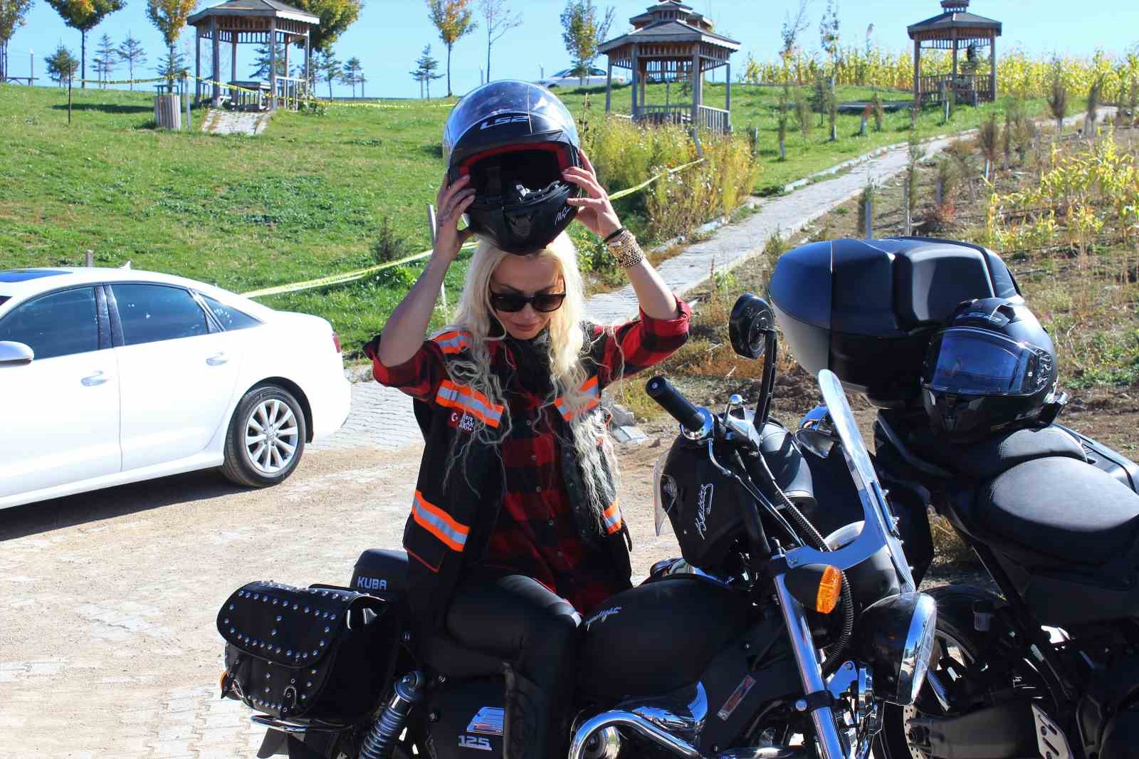 iki teker uzerinde yolculuk yapan motosiklet tutkunlari kentin farkli noktalarini tanitiyor 1 MskmOmZl
