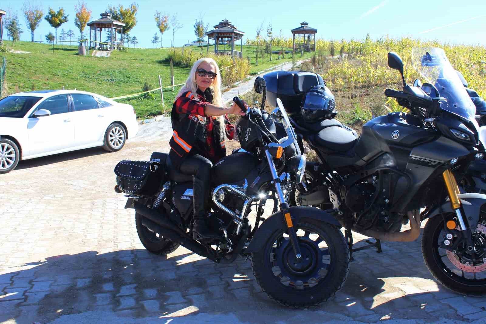 iki teker uzerinde yolculuk yapan motosiklet tutkunlari kentin farkli noktalarini tanitiyor 2 LPmAhWWY