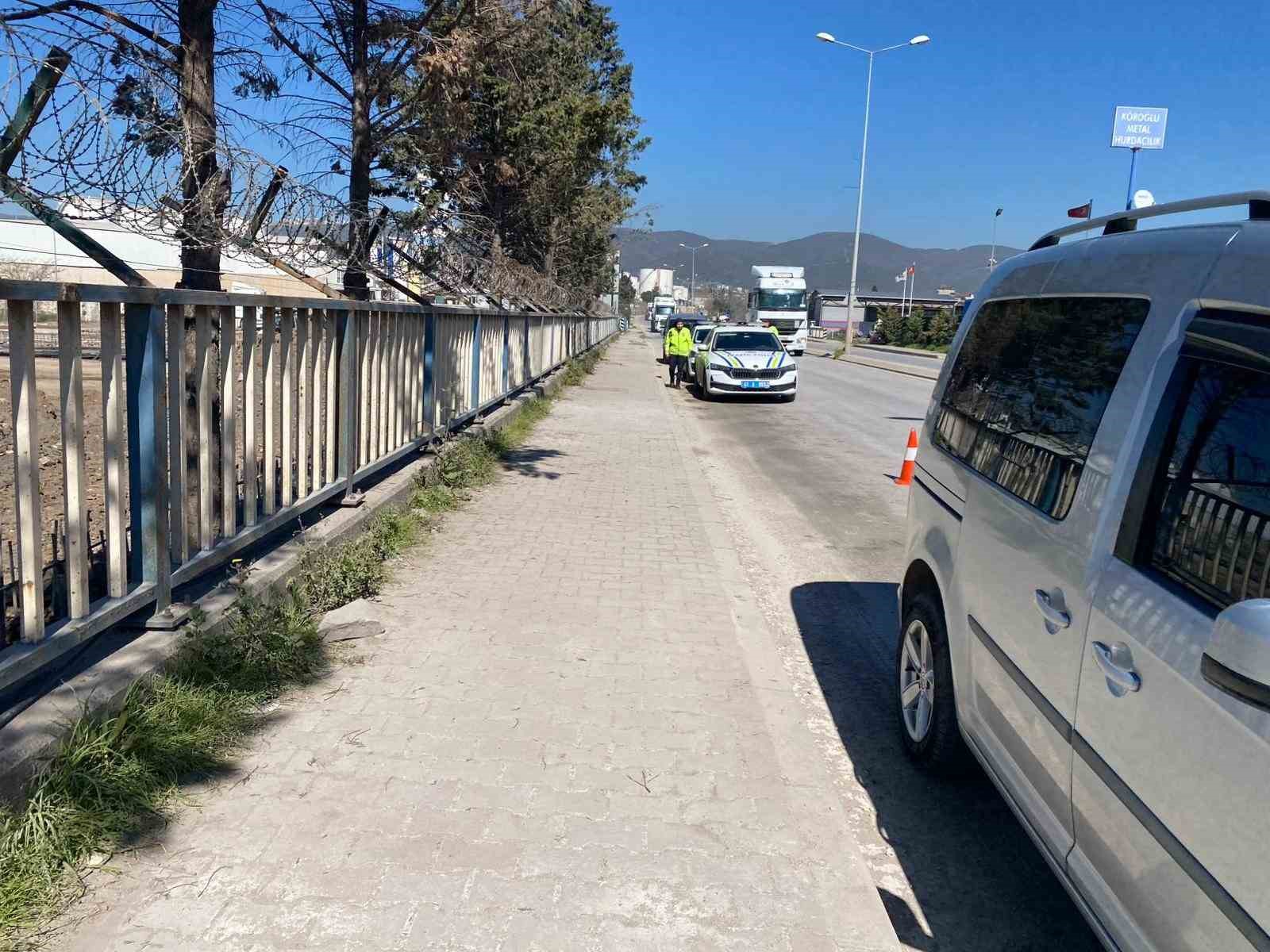 iki tirin arasinda feci olum 2 6SFmpV6i