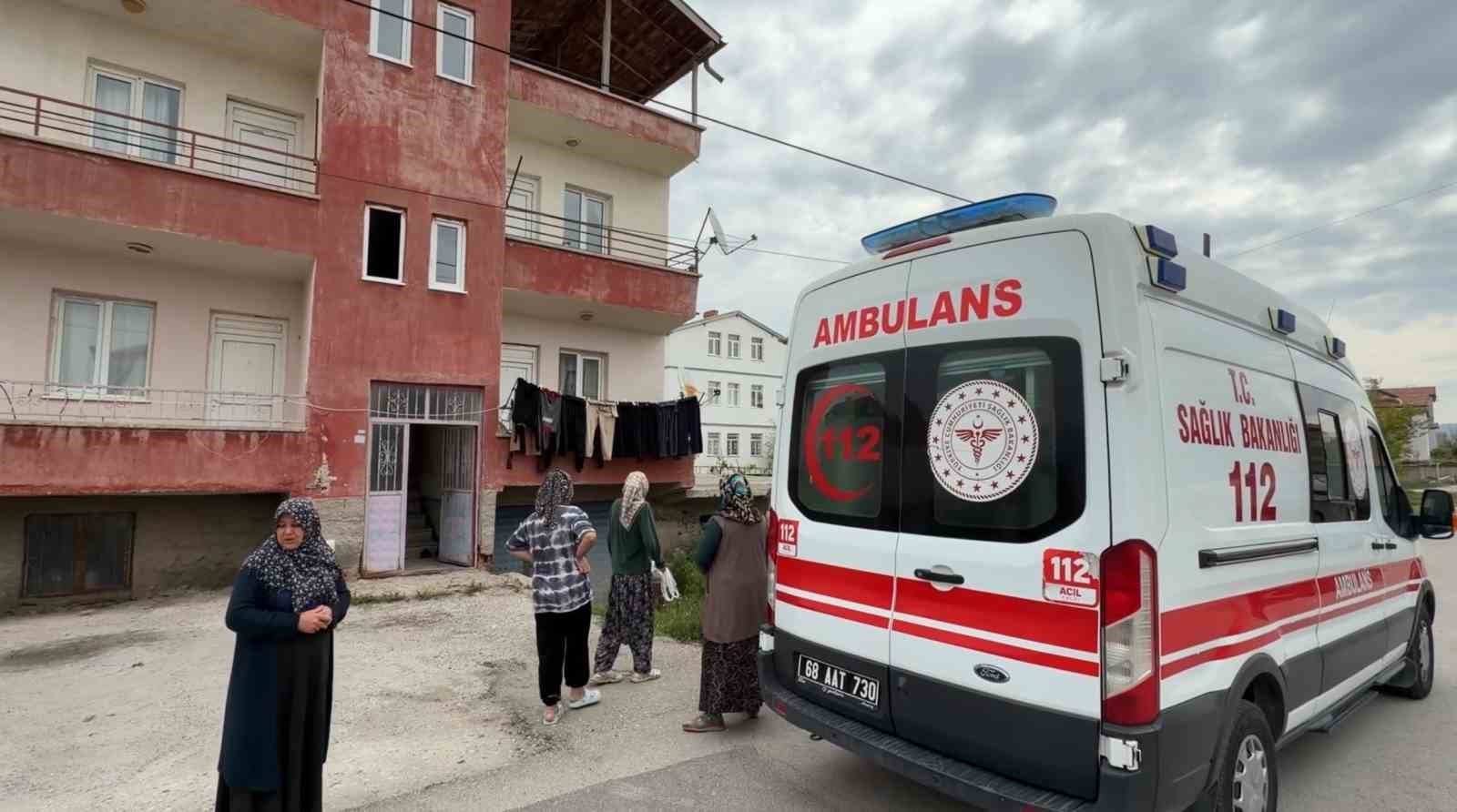 iki yasindaki cocuk oynadigi 2 kattaki balkondan dustu 1 nTV5nCEj