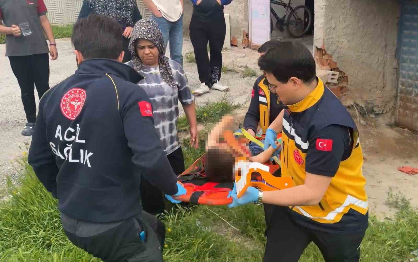 iki yasindaki cocuk oynadigi 2 kattaki balkondan dustu 5 OaaNFn58