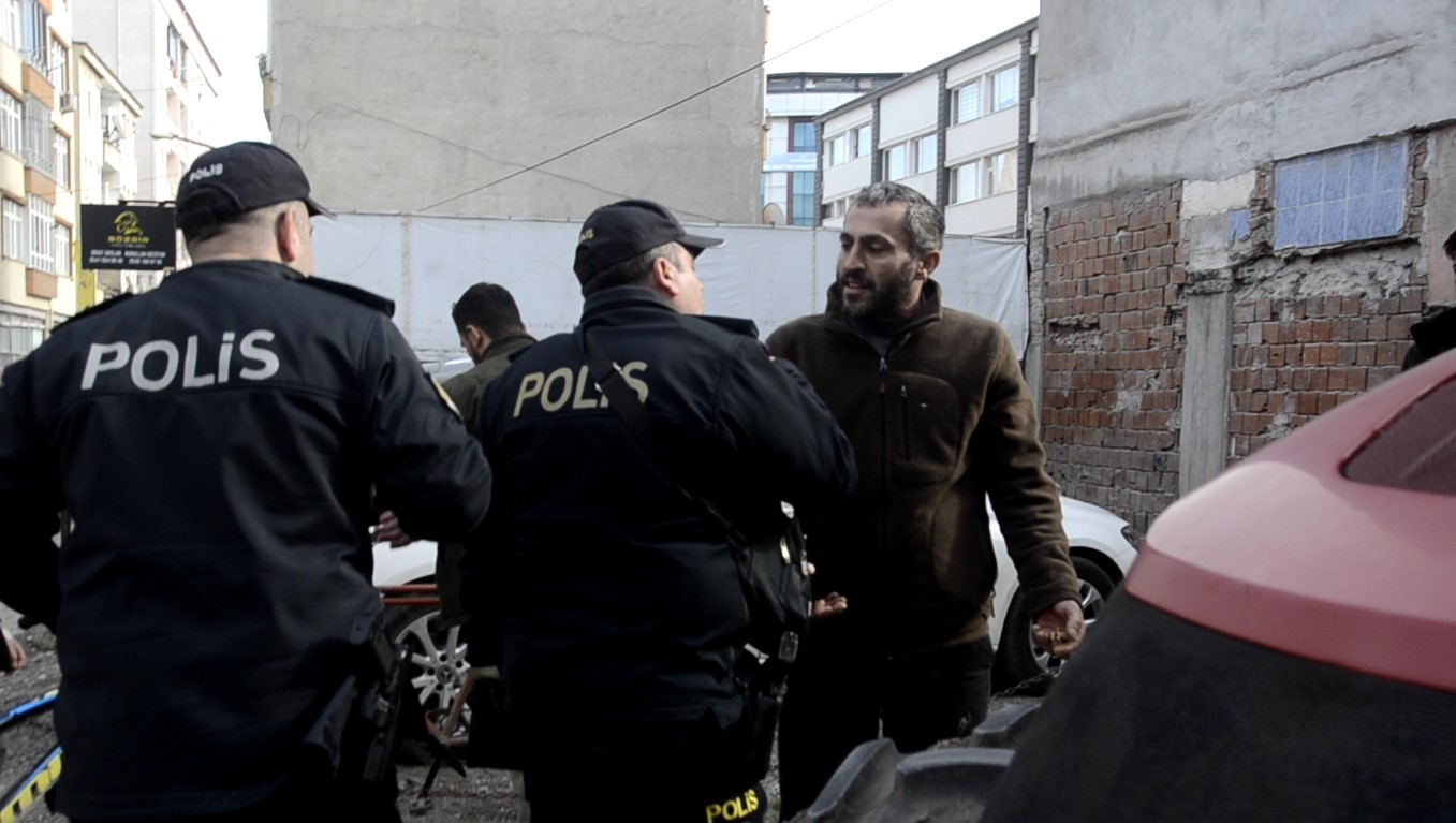 iki yildir cozum bulamadi traktoruyle bafra belediyesi onune dayandi 3 TUFSp4XZ