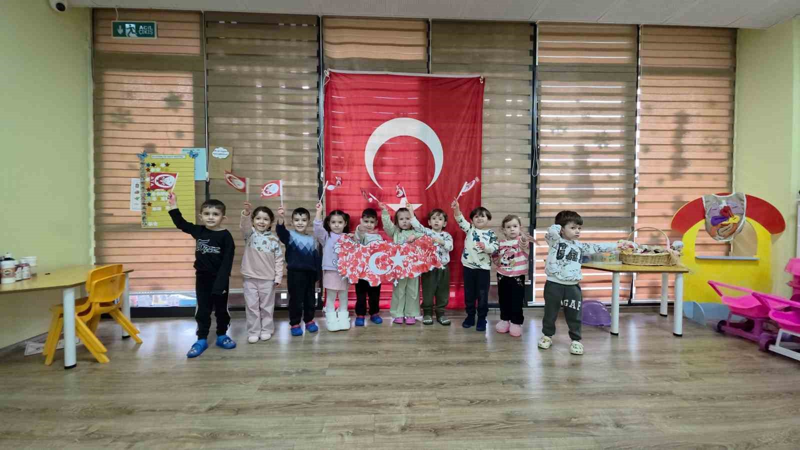ikinci donem bayrak sevgisi temasiyla basladi 0