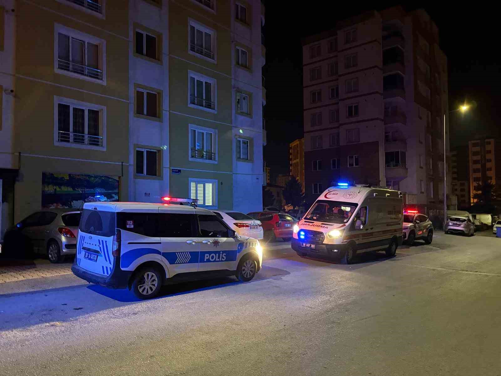 ikinci kattan dusen yasli kadin hayatini kaybetti 4 Xj9Tjlh7