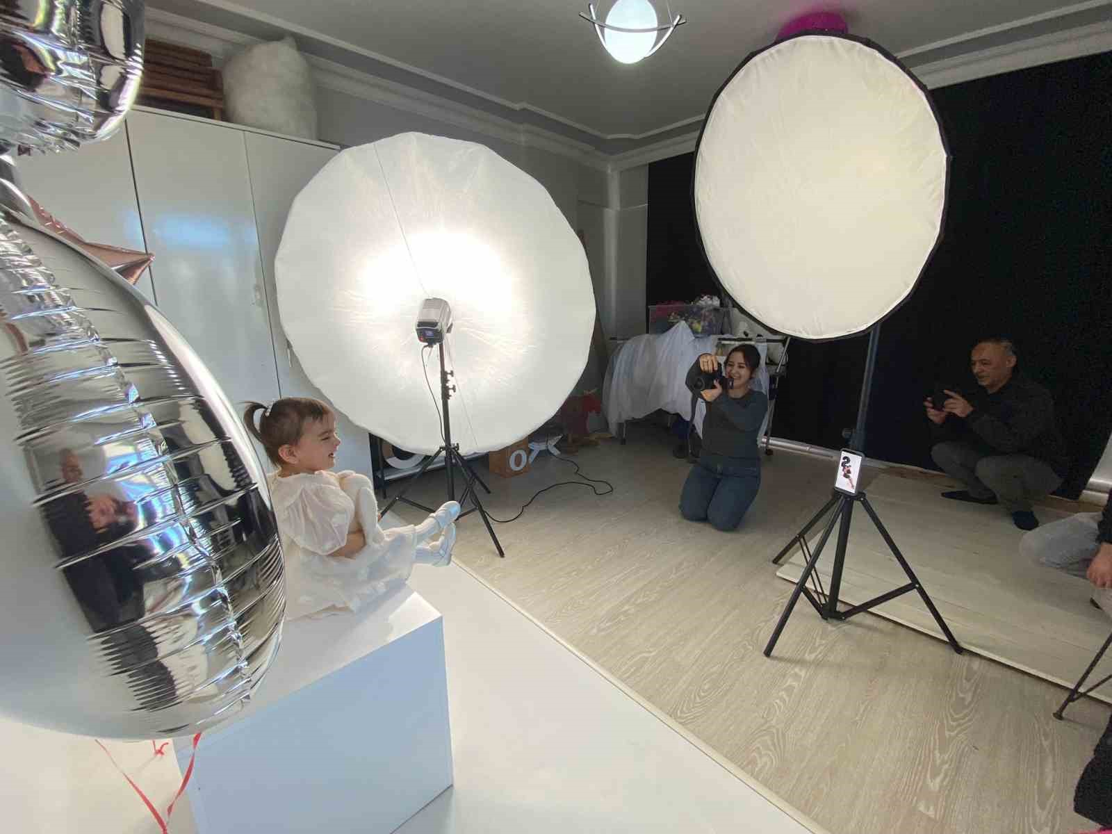 İkiz bebeklerinin fotoğraflarını çekerek başladı, evinin bir odasını stüdyoya çevirdi 6 ikiz bebeklerinin fotograflarini cekerek basladi evinin bir odasini studyoya cevirdi 2 ujbYgUsA