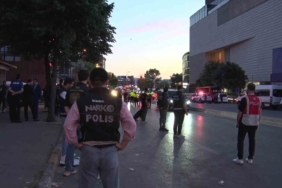 Malatya’da kontrolden çıkan minibüs kayısı bahçesine uçtu 1 thumbnail